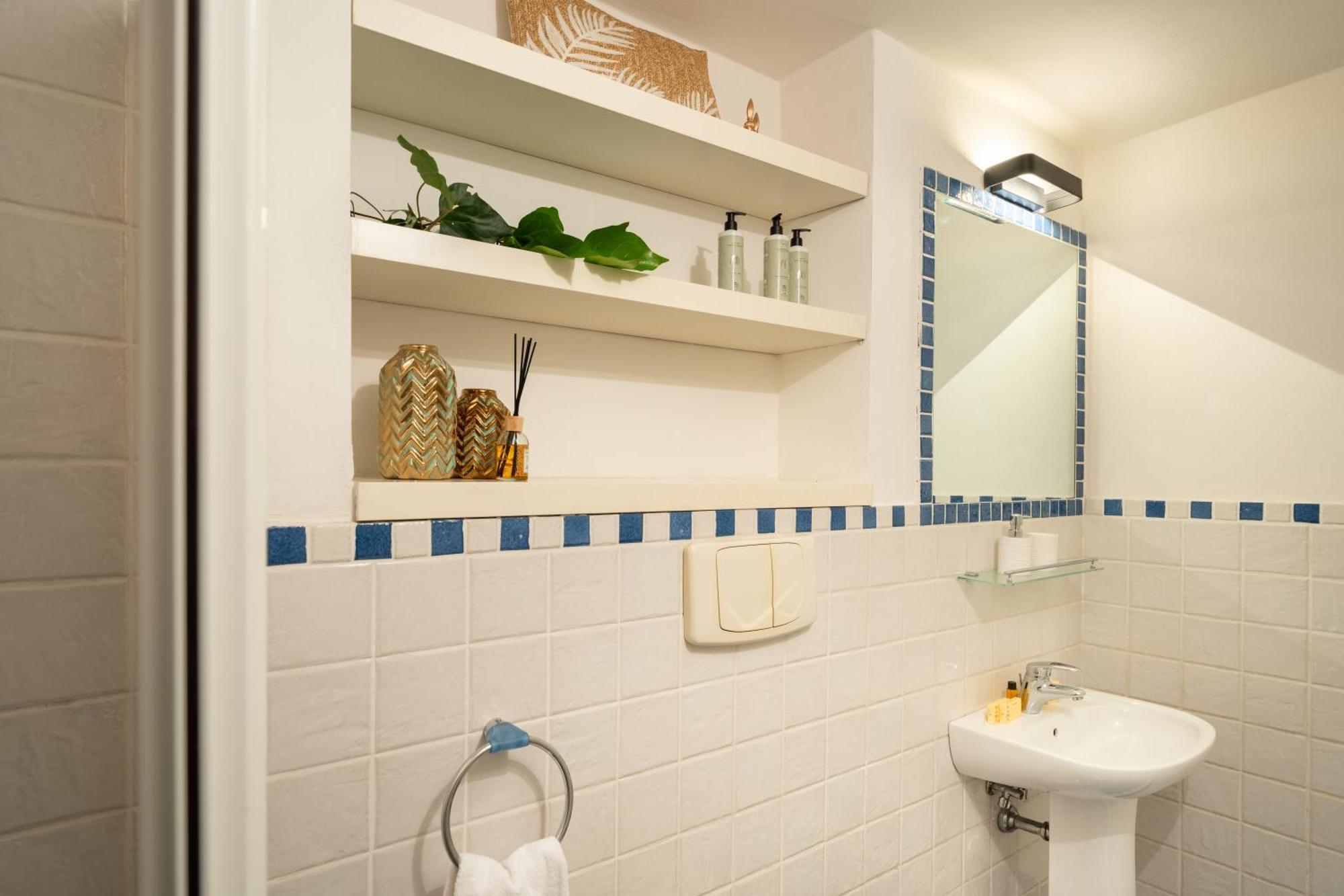 Via Cimabue 8B - Florence Charming Apartments - Metropolitan Loft In Florence - 20 Minute Walk To City Center - Excellent Base For Exploring - Less Than 5 Minute Walk To The Supermarket - Amazing Bakery On The Corner Eksteriør billede