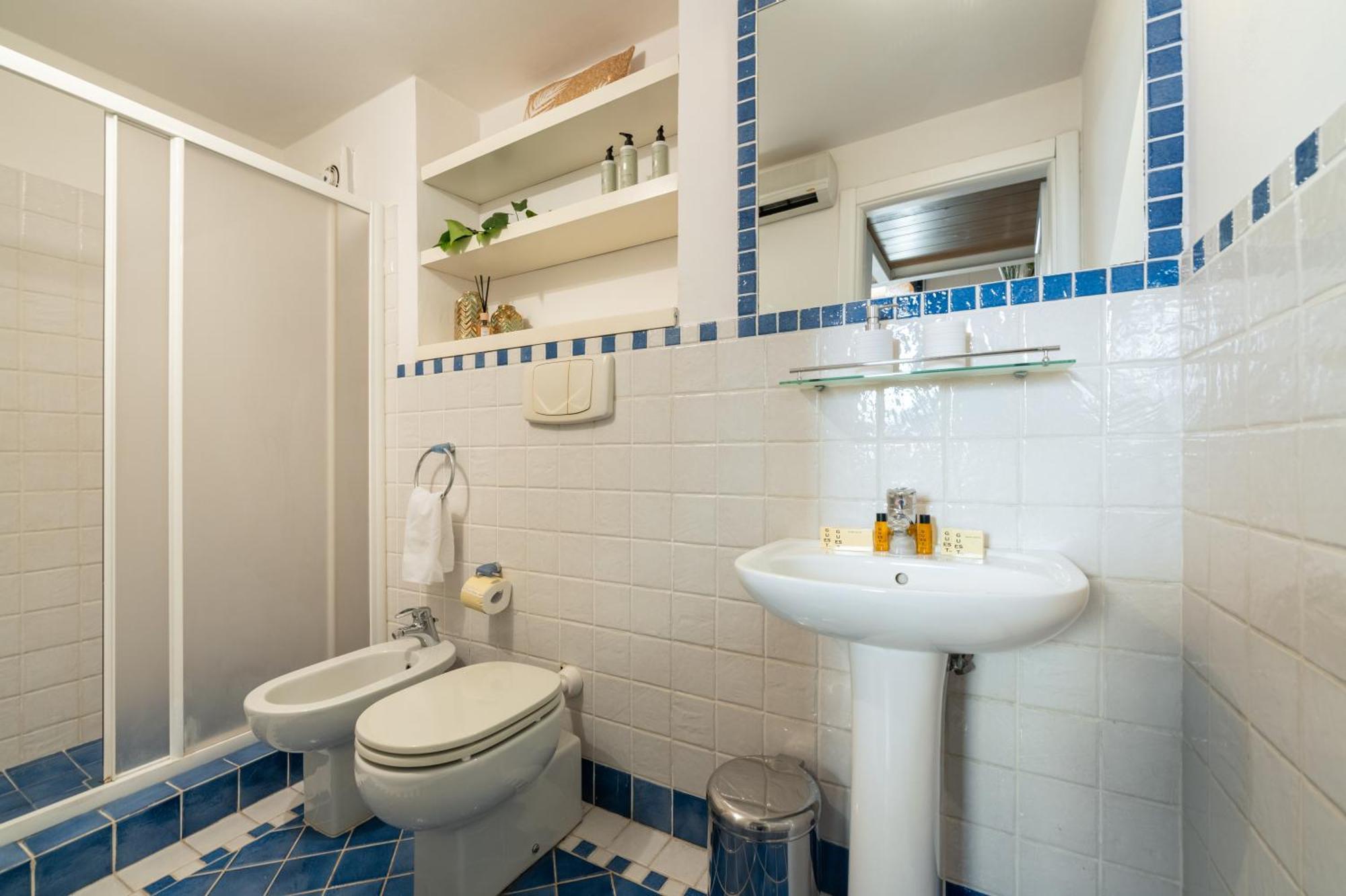 Via Cimabue 8B - Florence Charming Apartments - Metropolitan Loft In Florence - 20 Minute Walk To City Center - Excellent Base For Exploring - Less Than 5 Minute Walk To The Supermarket - Amazing Bakery On The Corner Eksteriør billede