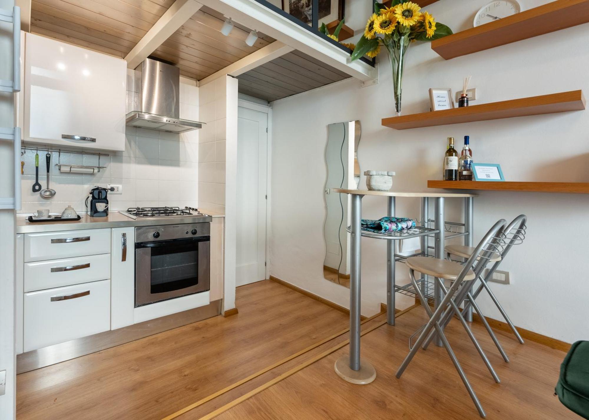 Via Cimabue 8B - Florence Charming Apartments - Metropolitan Loft In Florence - 20 Minute Walk To City Center - Excellent Base For Exploring - Less Than 5 Minute Walk To The Supermarket - Amazing Bakery On The Corner Eksteriør billede